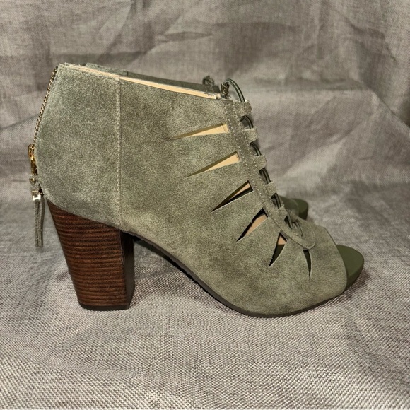 Michael Kors ELISE Mid Suede Cutout Lace-Up Booties Size 7.5 - Picture 3 of 12
